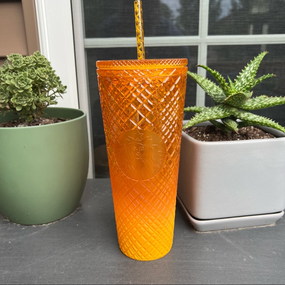 NWT Starbucks Ombré Mango Venti Tumbler